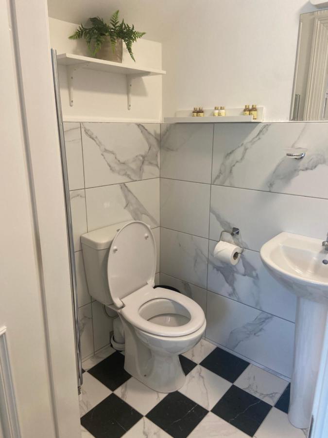 مبيت وإفطار دينغل Adams Townhouse المظهر الخارجي الصورة